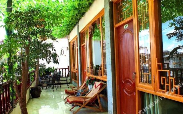 Haiqin Xinju Inn Shuanglang