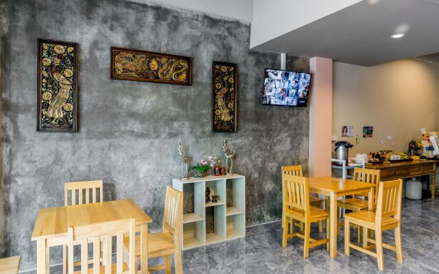 The Guest Hotel - Hostel