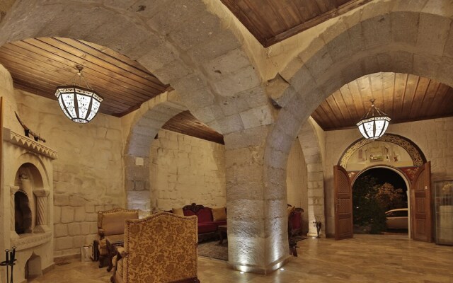 Romance Cave Suites