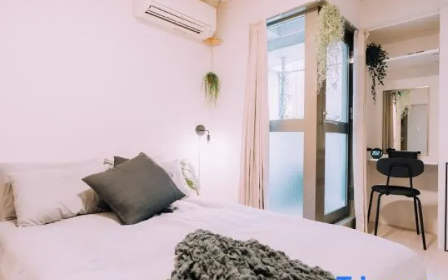 Minimalist Loft 3: Namba Compact Studio & 24/7 Gym