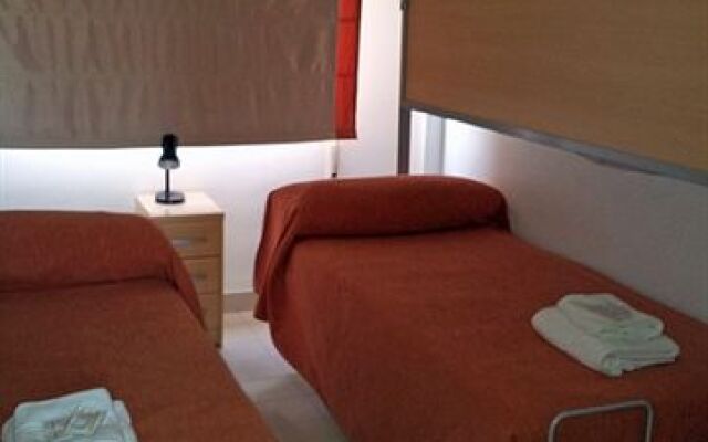 Albergue Inturjoven Aguadulce - Hostel