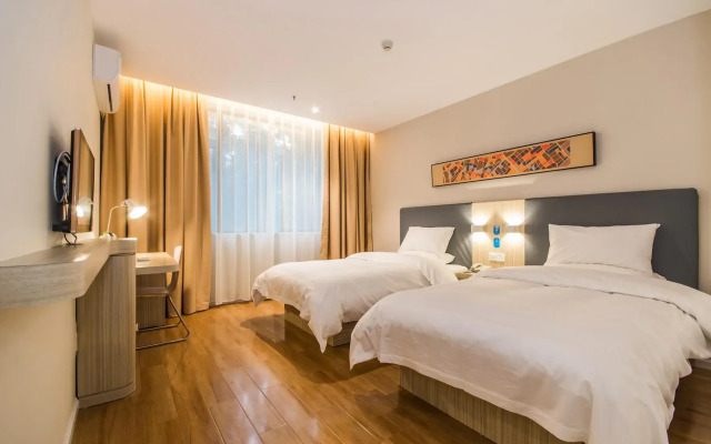 VALATOMS Van Latu Tangchi Hotel (Emei High-speed Railway Station Crystal Plaza)