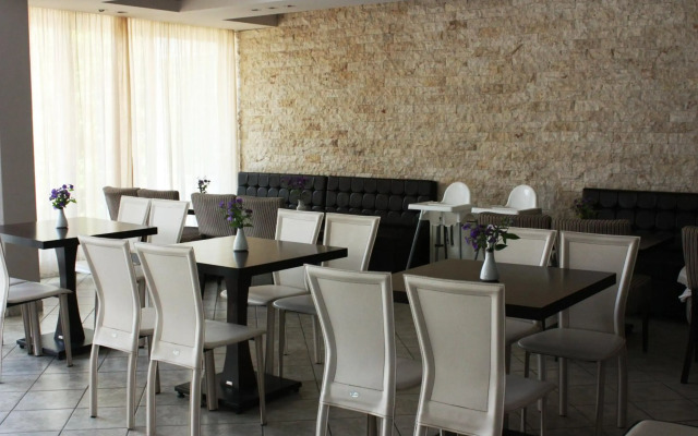 Hotel Cariatis