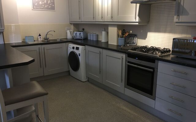 The Beeches - Serviced Duplex Apartment