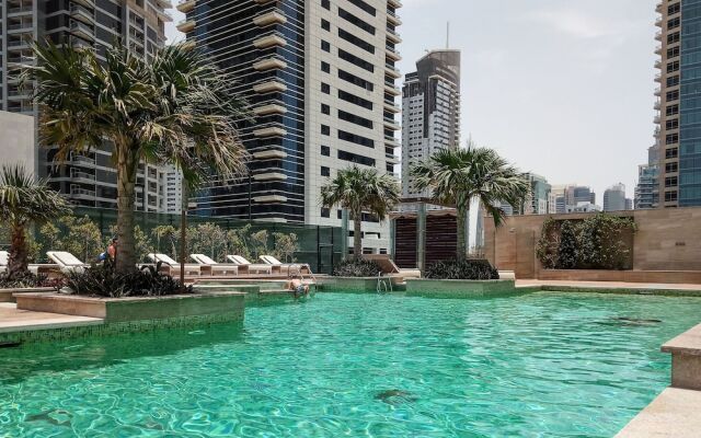 Spacious 2BR Dubai Marina Apartment, Amazing Location!