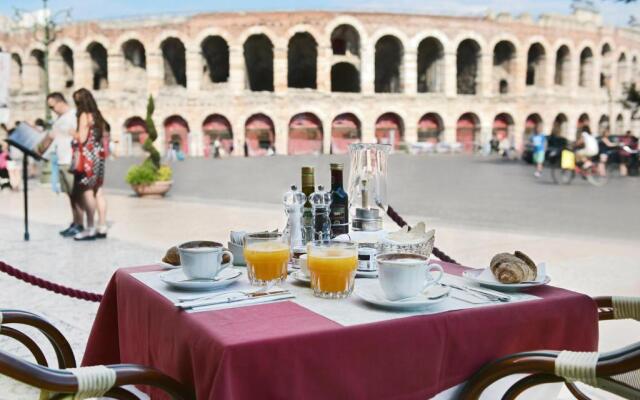 Manin Grand House