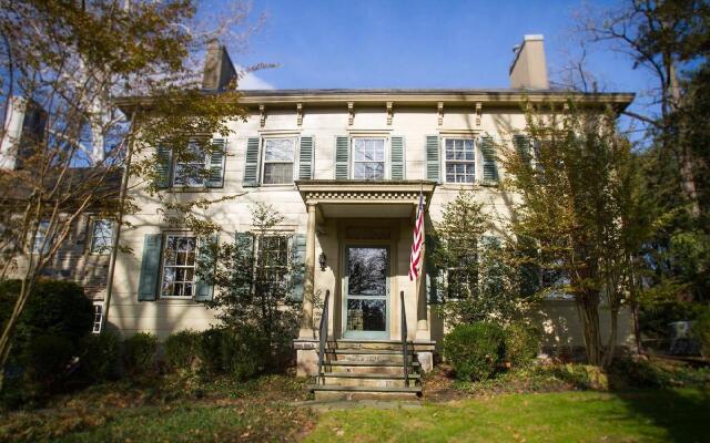 Inn at Glencairn