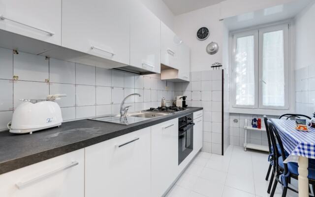 Nice and Bright 2 Beds Flat Near San Giovanni