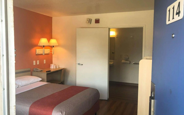 Motel 6 Jacksonville, FL - Orange Park