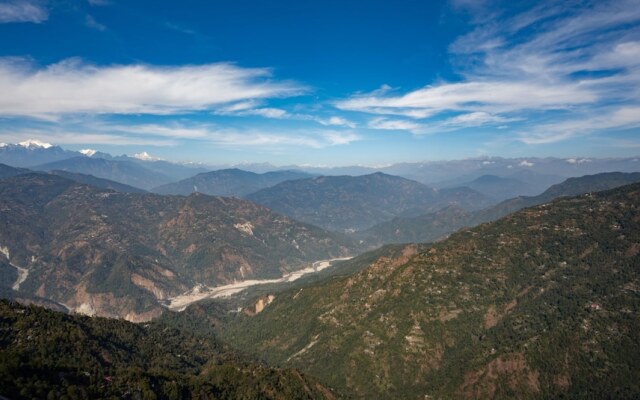 Summit Sherpa Mountain Inn