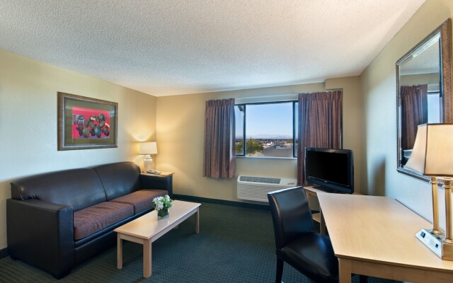 Oxford Inn & Suites Lancaster