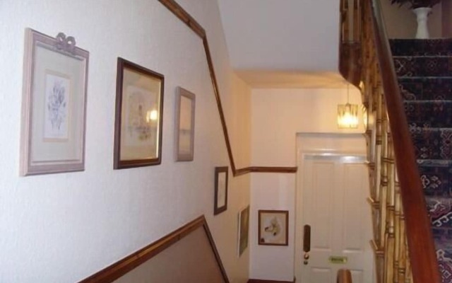 Ellie's Guest House