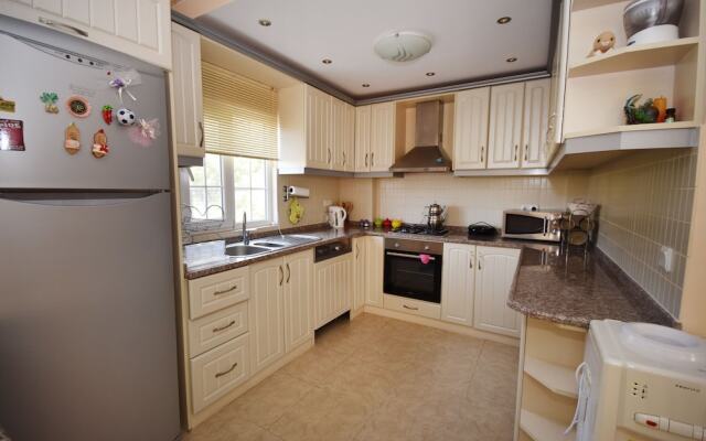 Villa Yonca by Helaltatilvillari