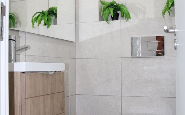 Sesimbra Stylish Villa by Homing