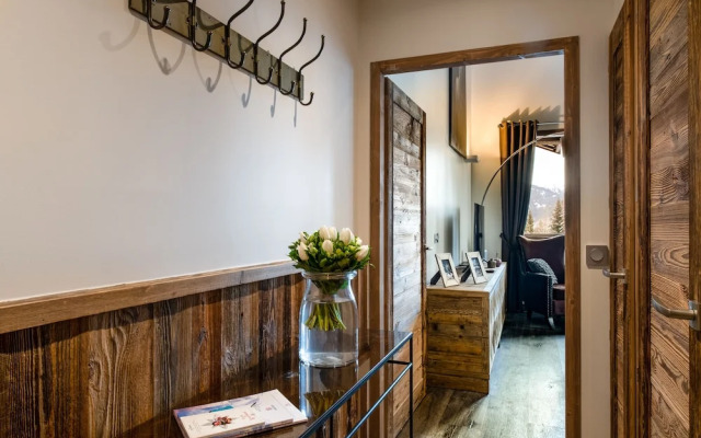 Yellowstone Lodge Chalet 1