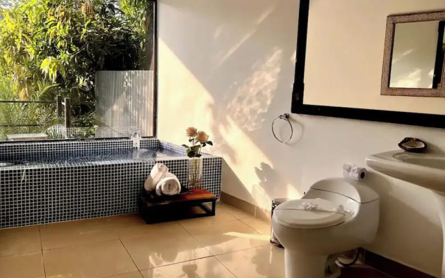 Beautiful private villa w private pool