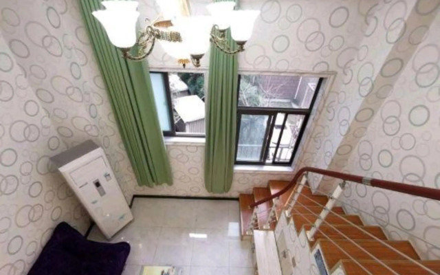 Leyi Apartment Hostel