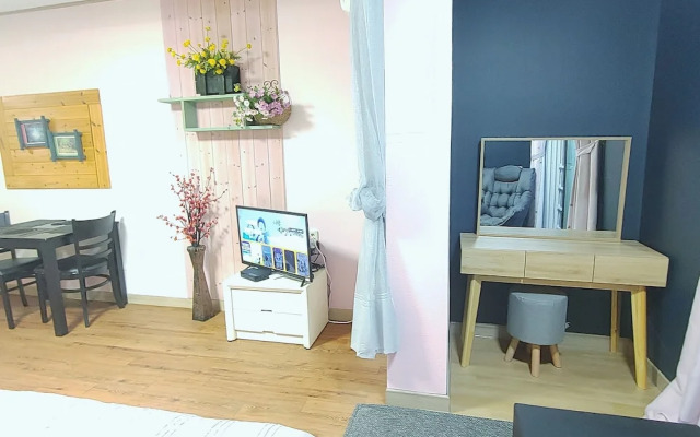 Salmon Village Pension
