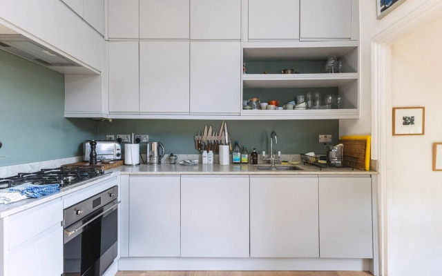 Leafy & Stylish Brixton Retreat
