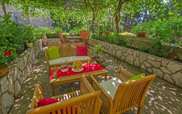 Apartments And Rooms Anita