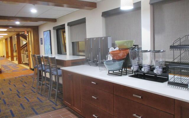 Crossroads Hotel and Event Center
