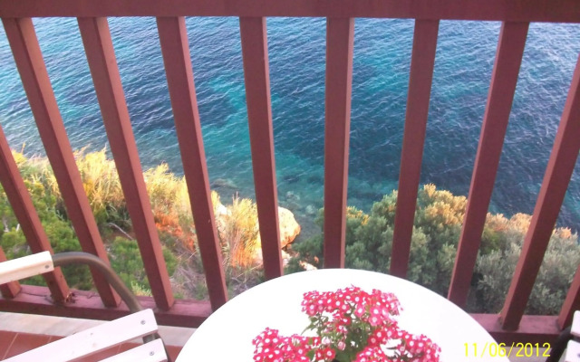 Mirini Hotel