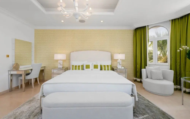 Maison Privee - Ultra-Luxury Villa w/ Private Pool & Beach on Palm