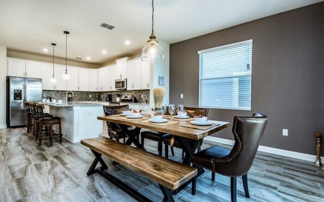 6 Bdrm 5 Bath Golf Resort