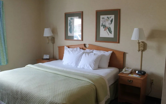 Days Inn & Suites Bridgeport - Clarksburg