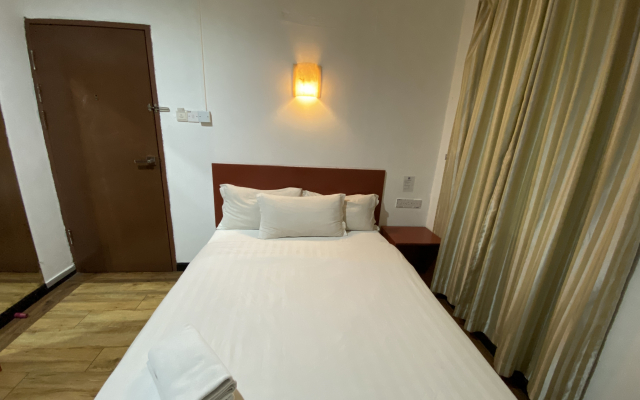 Super OYO 89847 Switz Paradise Hotel