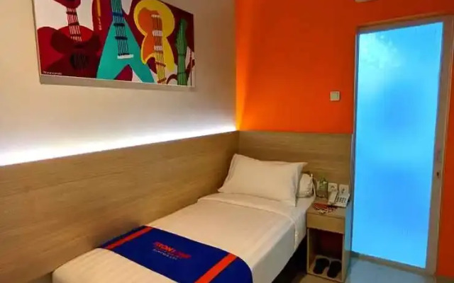 Front One Cabin Hotel Semarang