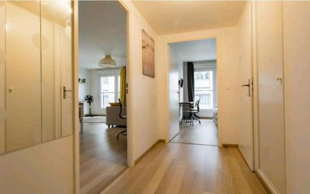 Luxury Apartment near Paris la Défense with secured Parking