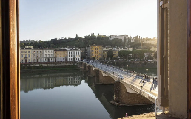 Luxury River View Apartment by MMega