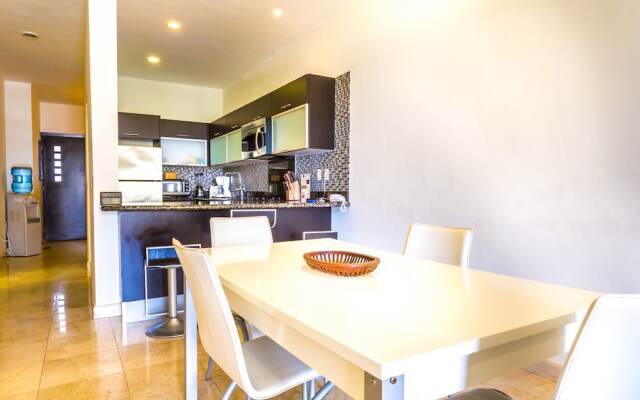 El Faro 303 Reef 1 Bedroom Condo by Redawning