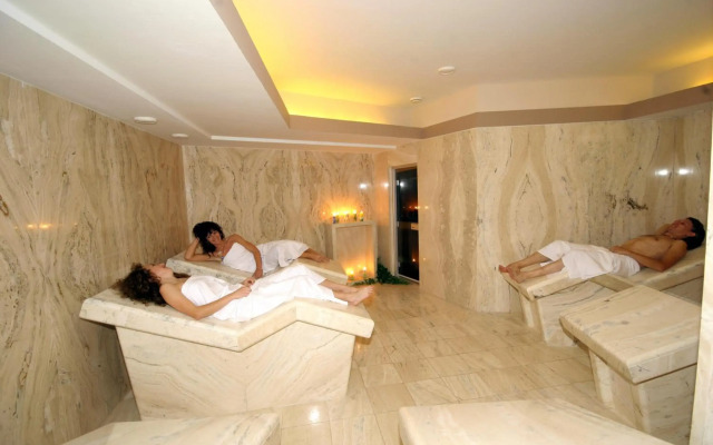 Atrium Hotel