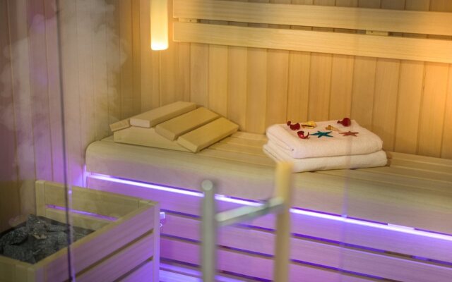 Kyma Suites Beach Hotel