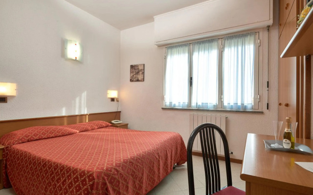 Hotel Careni Villa Italia