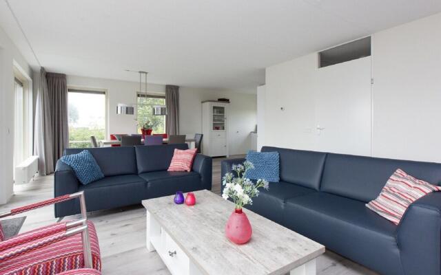 Holiday Home With Private Jetty on Water