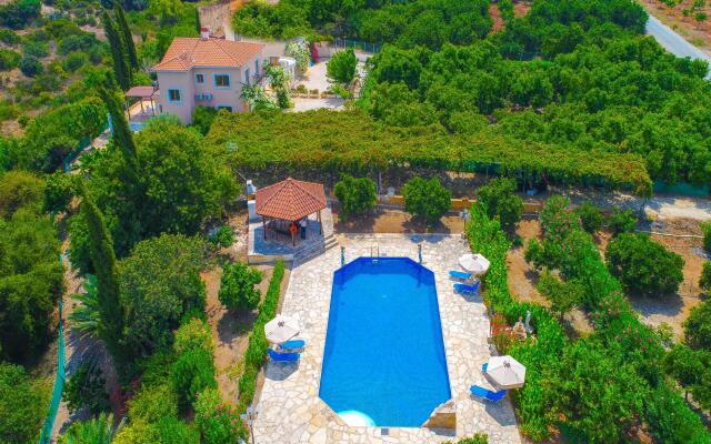 Villa Athina Finiki in Latchi