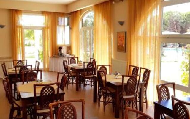 Kalamitsi Hotel