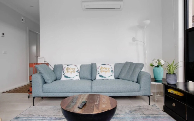 Captivating Large 4br@narre Warren