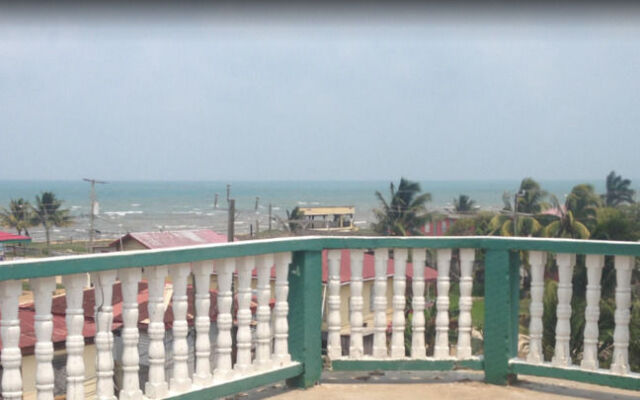Chaleanor Hotel