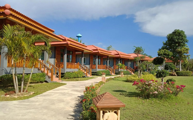 Lanta Lapaya Resort