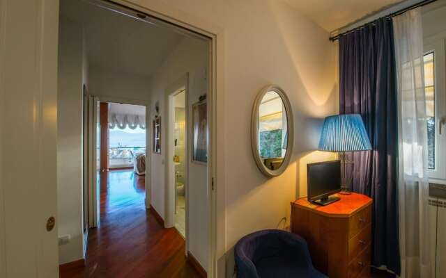 Sana Luxury Apartment in Stresa With Lake View