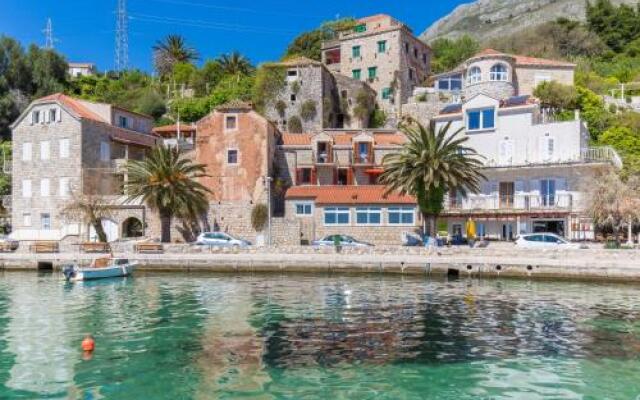 Villa Ana