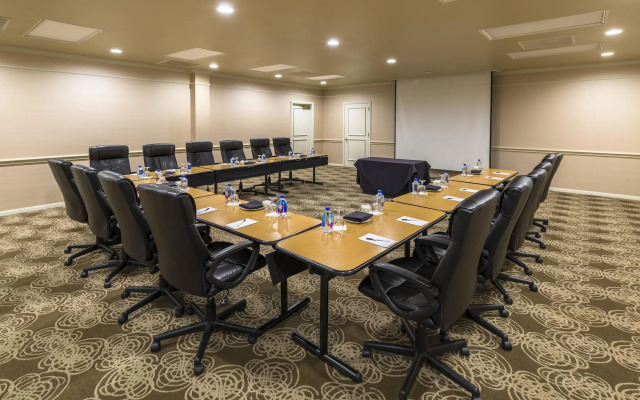 Cooper Hotel Conference Center & Spa