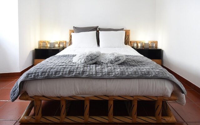 House with 2 Bedrooms in Lourinhã, with Wifi