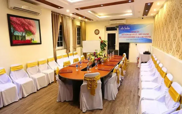Nhat Tien