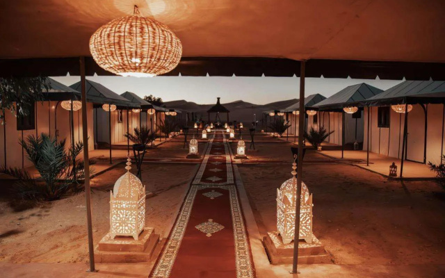Moonlight Desert Camp