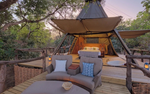 Shawa Luangwa Camp